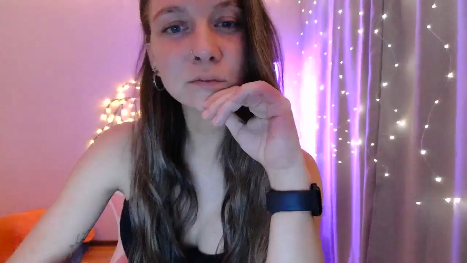 Gallery image thumbnail from Qi_ra's myfreecams stream on, 05/04/2025, 19:20 image 5 of 20