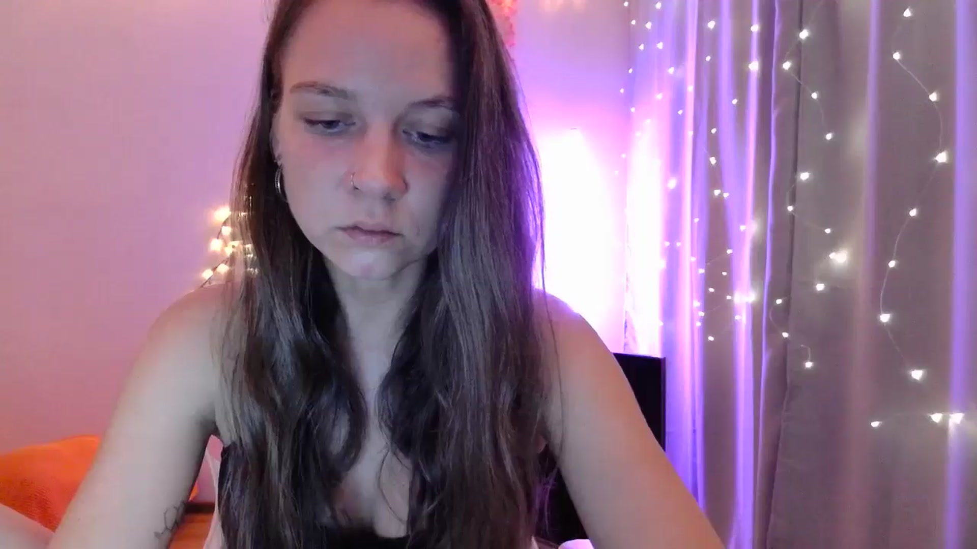 Gallery image thumbnail from Qi_ra's myfreecams stream on, 05/04/2025, 19:20 image 14 of 20