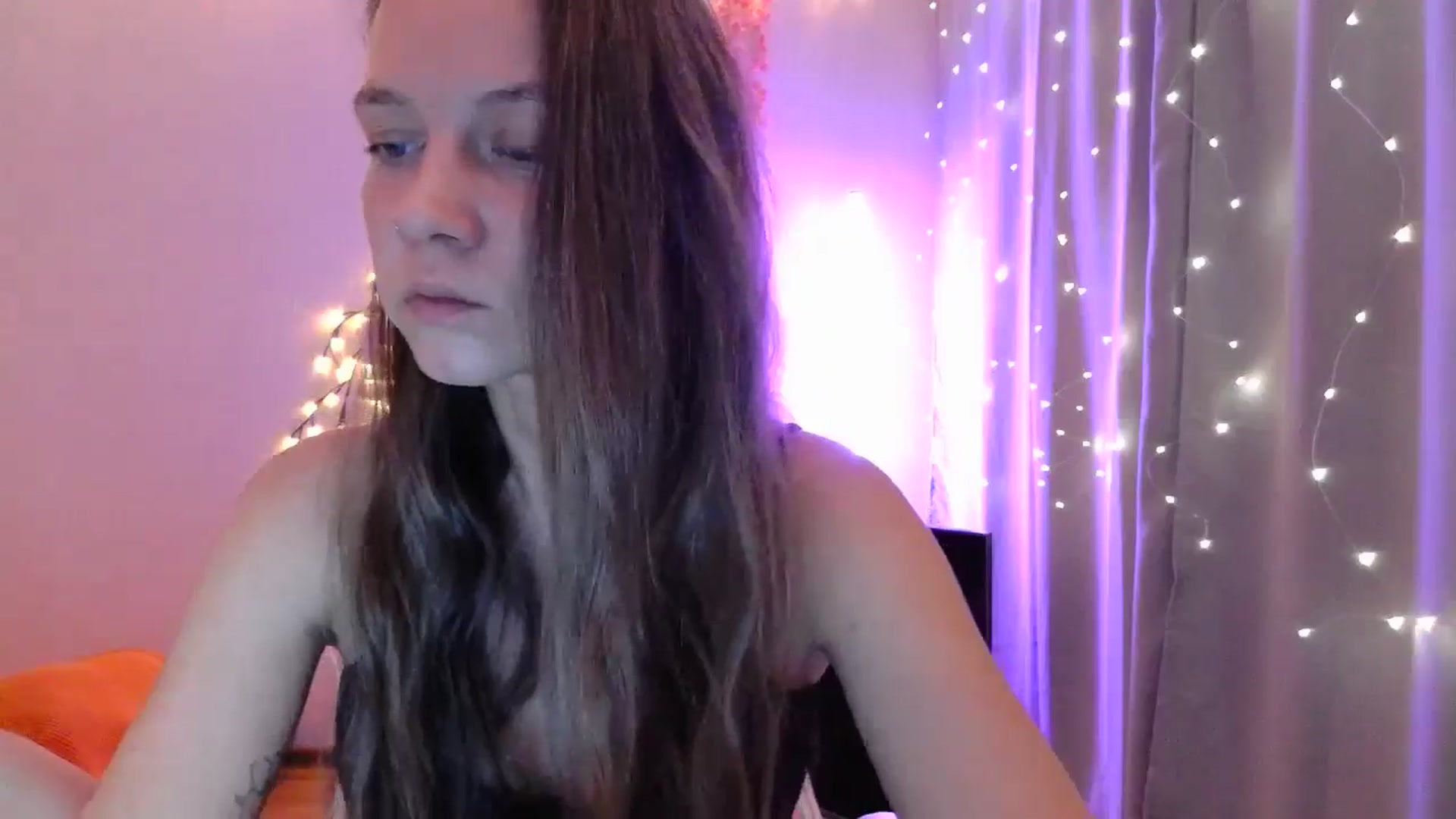 Gallery image thumbnail from Qi_ra's myfreecams stream on, 05/04/2025, 19:20 image 13 of 20