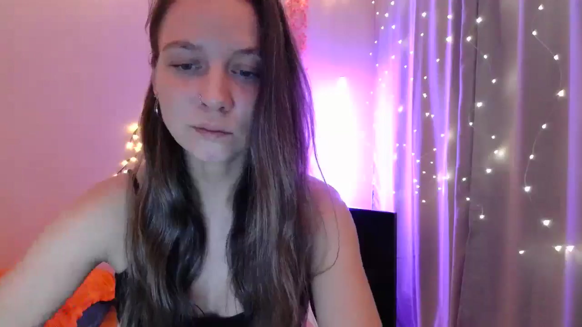 Gallery image thumbnail from Qi_ra's myfreecams stream on, 05/04/2025, 19:33 image 6 of 20