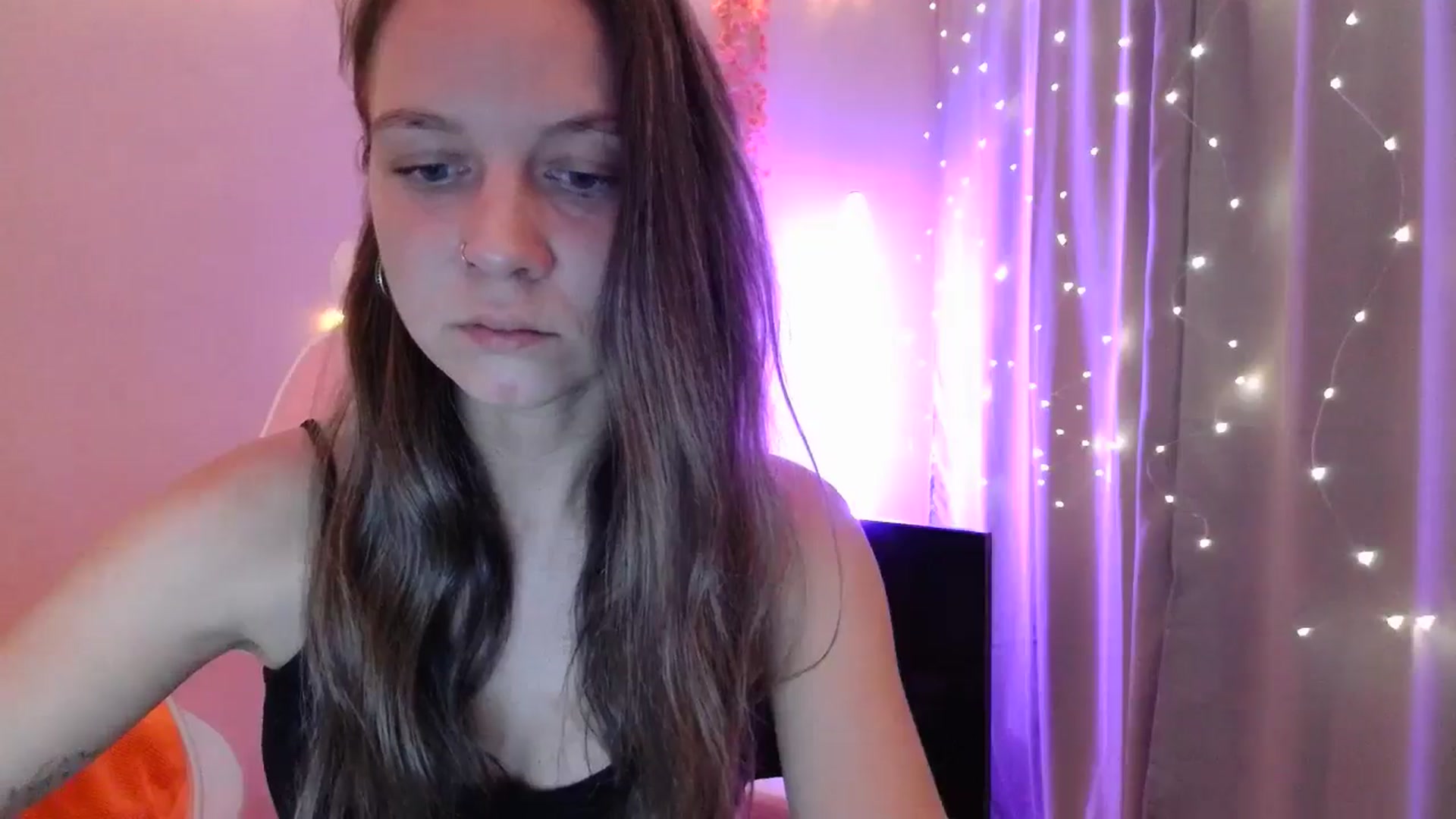 Gallery image thumbnail from Qi_ra's myfreecams stream on, 05/04/2025, 19:33 image 2 of 20