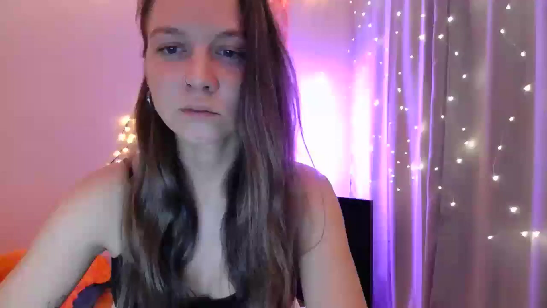 Gallery image thumbnail from Qi_ra's myfreecams stream on, 05/04/2025, 19:33 image 5 of 20