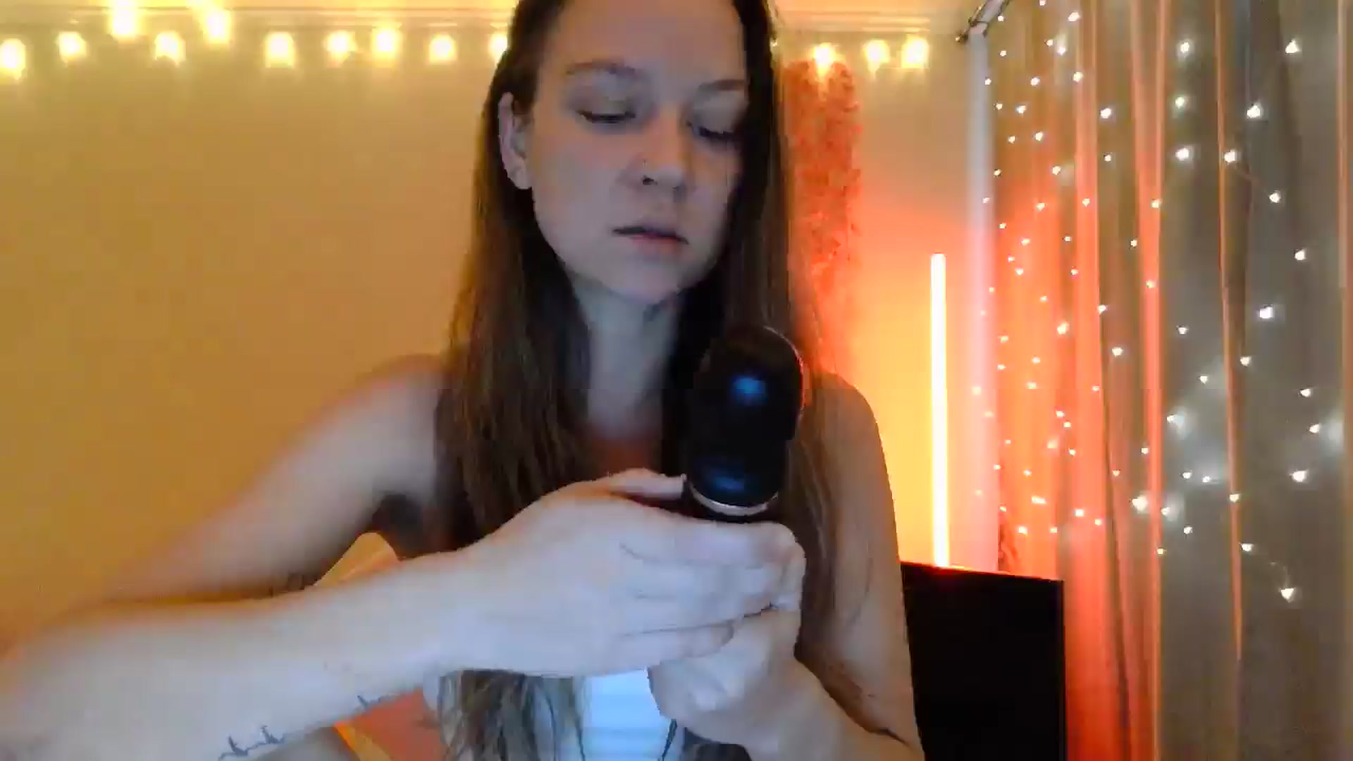 Gallery image thumbnail from Qi_ra's myfreecams stream on, 05/06/2025, 06:58 image 15 of 20