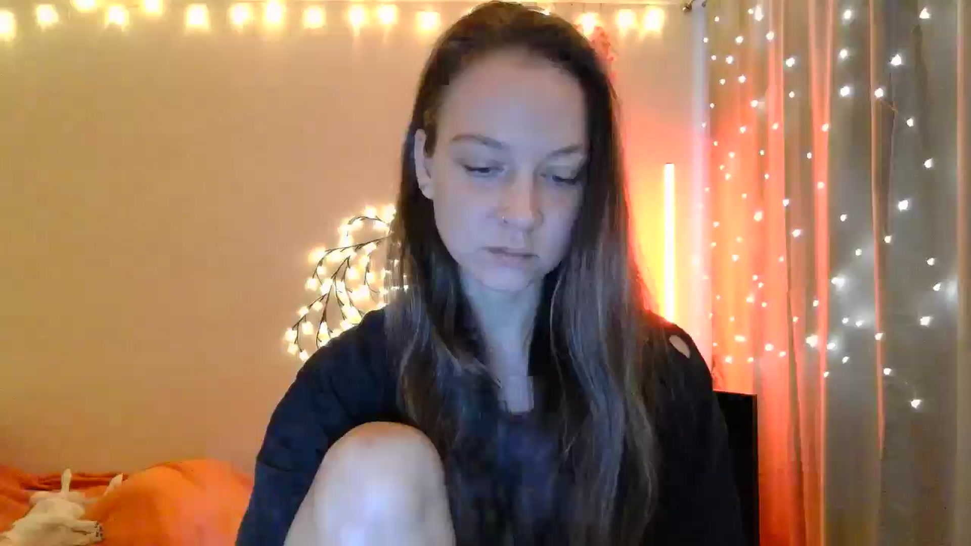 Gallery image thumbnail from Qi_ra's myfreecams stream on, 05/06/2025, 06:58 image 4 of 20