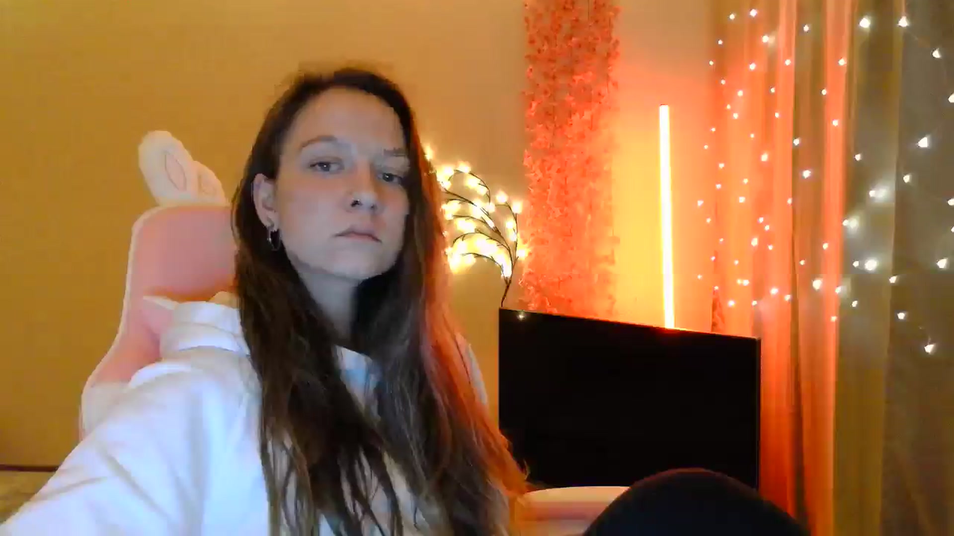 Gallery image thumbnail from Qi_ra's myfreecams stream on, 05/08/2025, 18:11 image 19 of 20