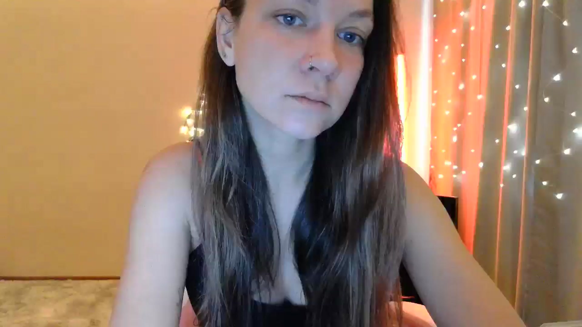 Gallery image thumbnail from Qi_ra's myfreecams stream on, 05/09/2025, 07:51 image 7 of 20