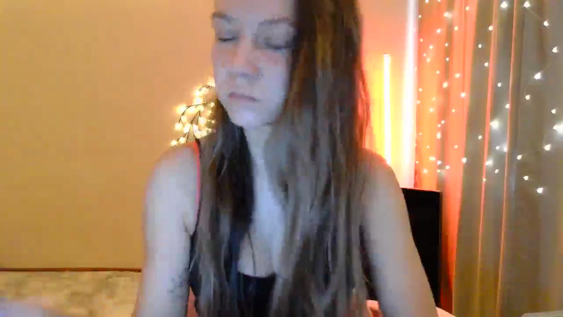 Gallery image thumbnail from Qi_ra's myfreecams stream on, 05/09/2025, 07:51 image 2 of 20