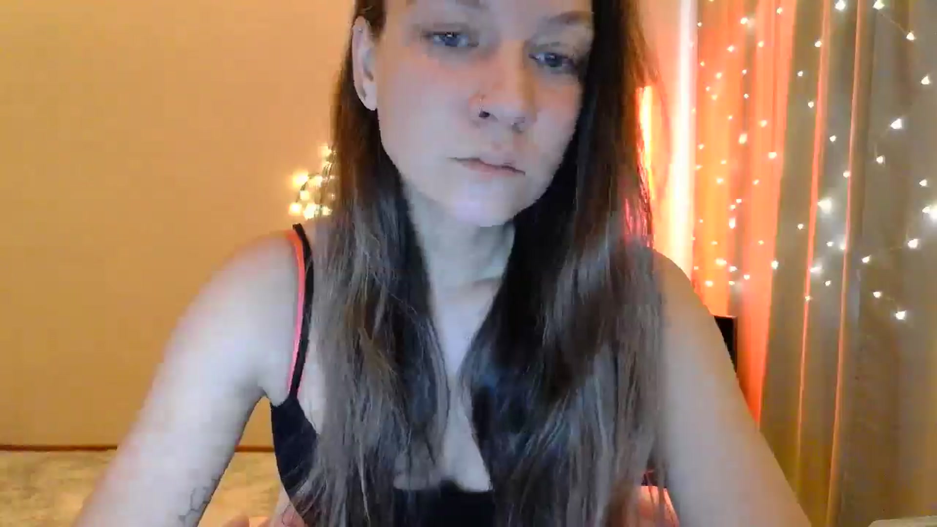 Gallery image thumbnail from Qi_ra's myfreecams stream on, 05/09/2025, 07:51 image 8 of 20