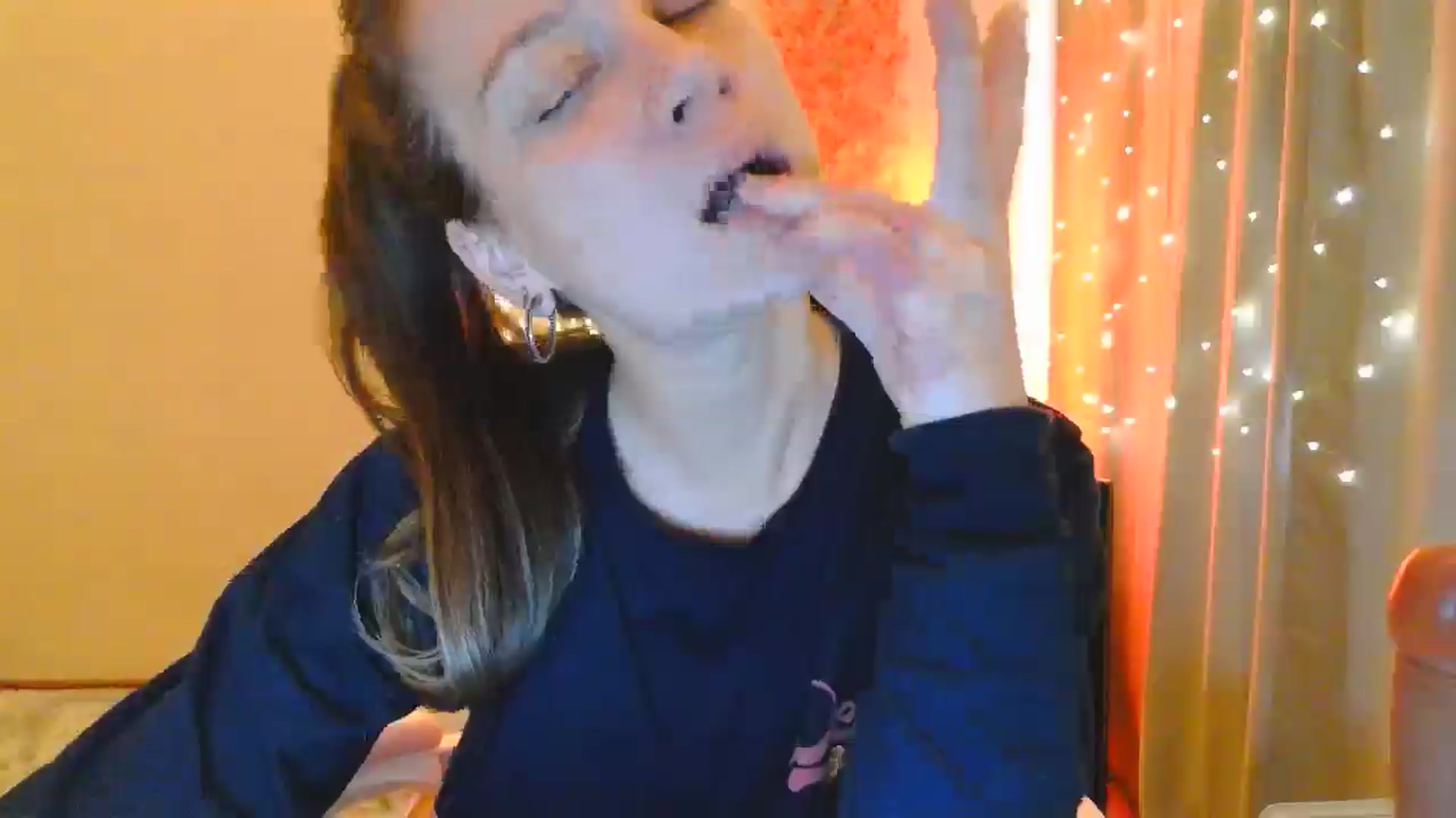 Gallery image thumbnail from Qi_ra's myfreecams stream on, 05/09/2025, 11:24 image 10 of 20
