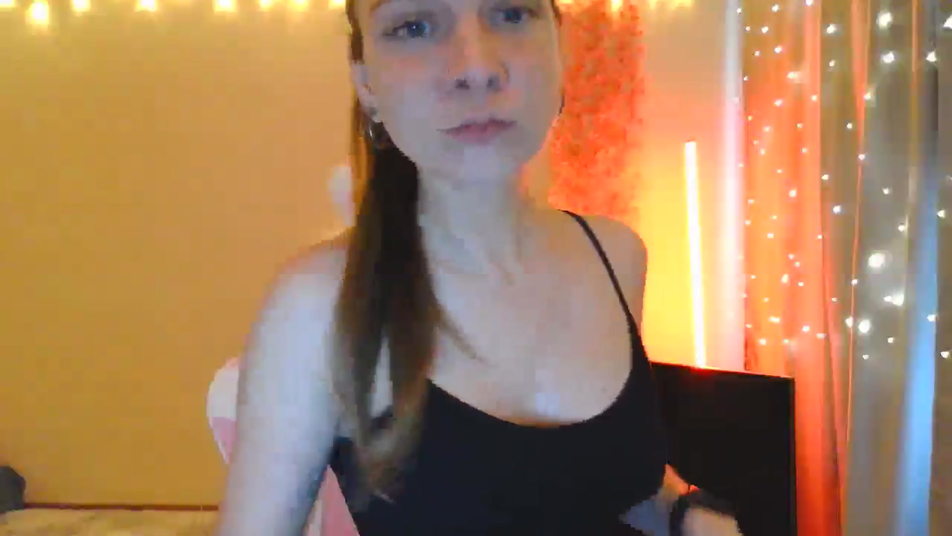 Gallery image thumbnail from Qi_ra's myfreecams stream on, 05/10/2025, 08:35 image 14 of 20
