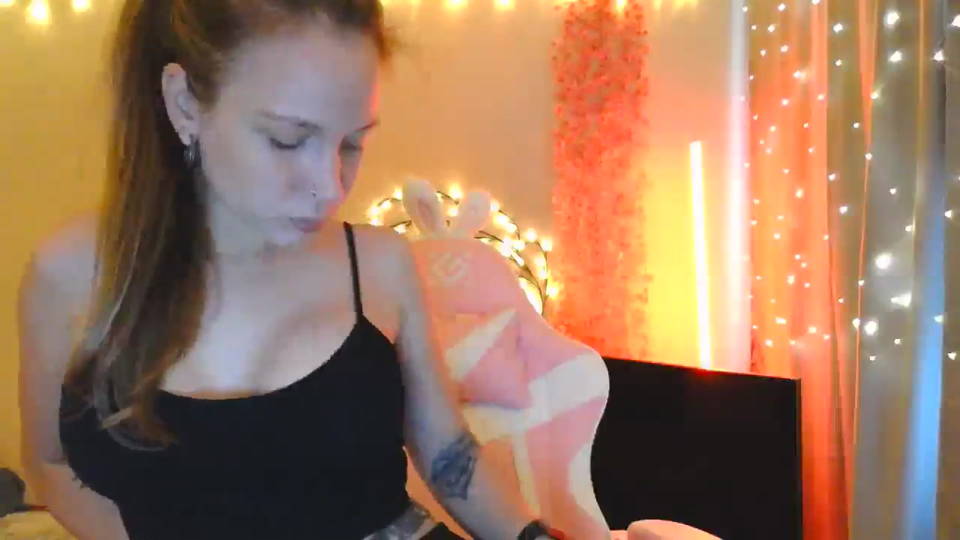 Gallery image thumbnail from Qi_ra's myfreecams stream on, 05/10/2025, 08:35 image 9 of 20