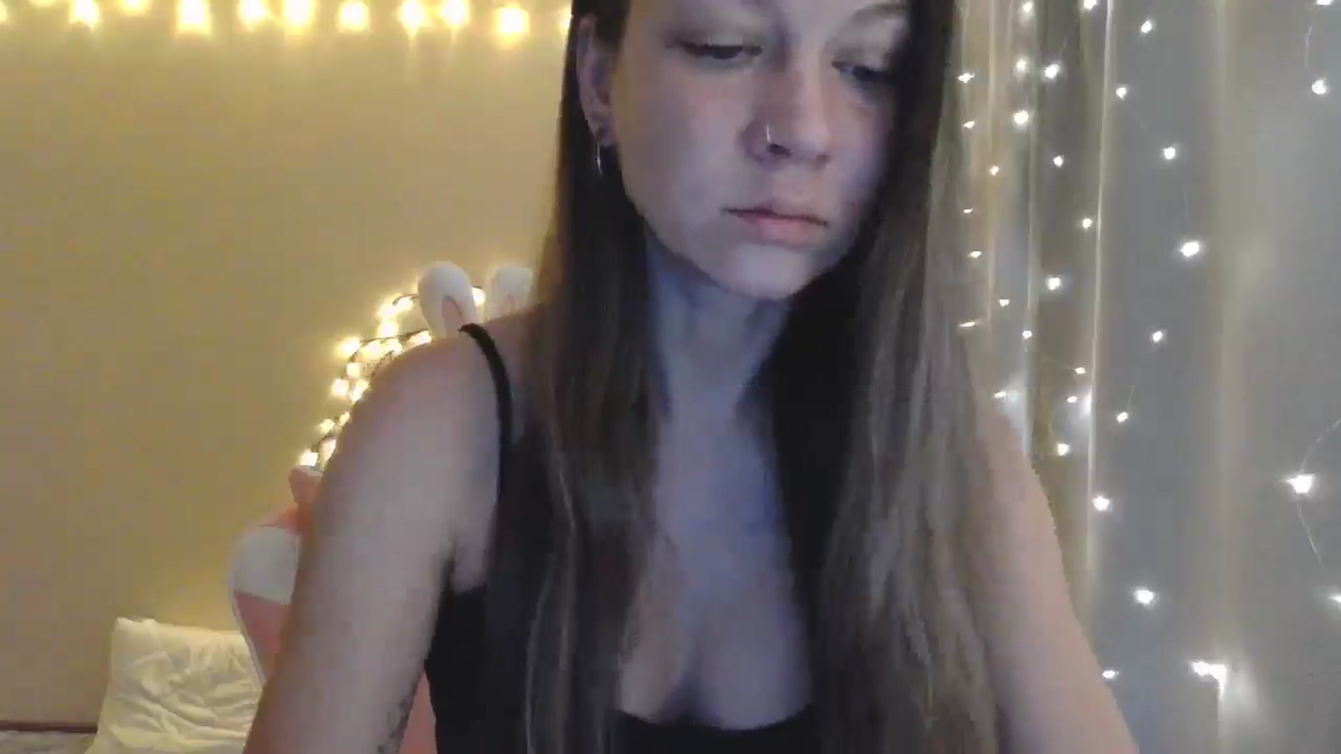 Gallery image thumbnail from Qi_ra's myfreecams stream on, 05/13/2025, 08:21 image 8 of 20