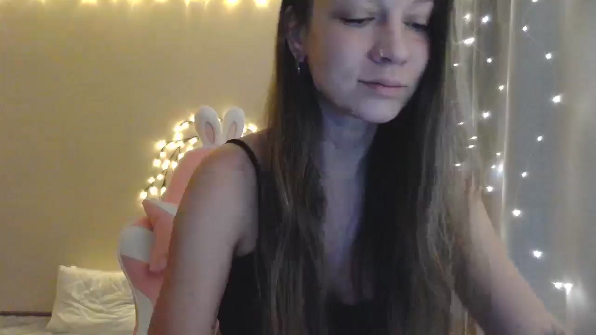 Gallery image thumbnail from Qi_ra's myfreecams stream on, 05/13/2025, 08:21 image 5 of 20