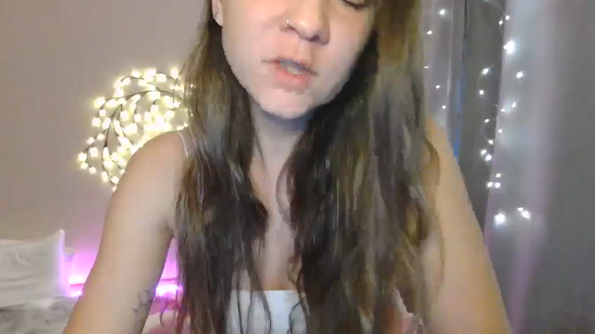 Gallery image thumbnail from Qi_ra's myfreecams stream on, 05/21/2025, 07:02 image 20 of 20