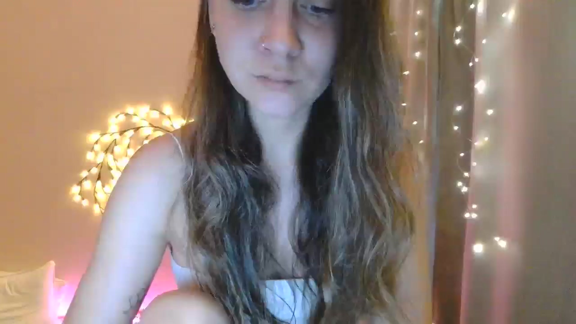 Gallery image thumbnail from Qi_ra's myfreecams stream on, 05/21/2025, 07:02 image 6 of 20