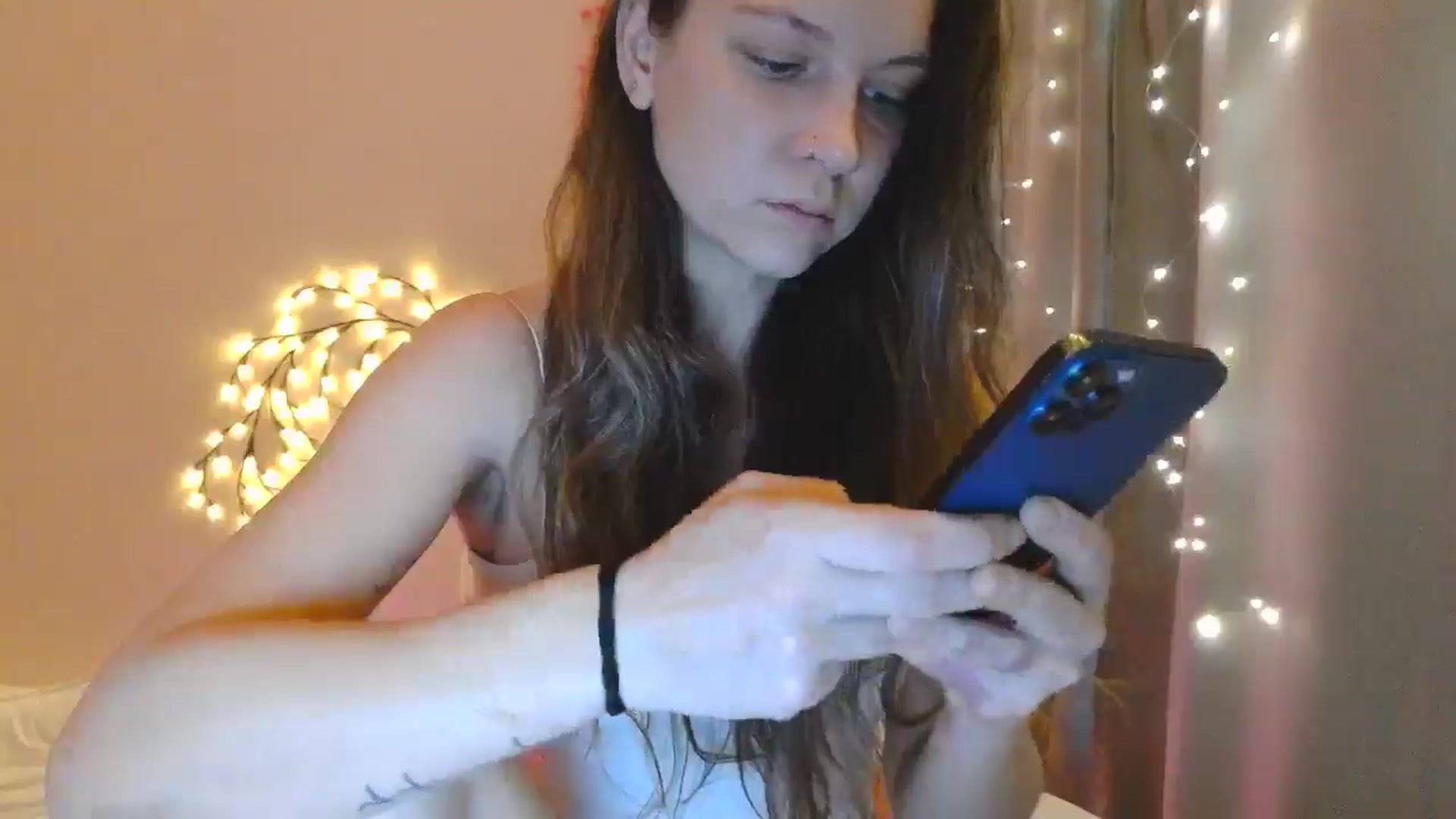 Gallery image thumbnail from Qi_ra's myfreecams stream on, 05/21/2025, 07:02 image 4 of 20