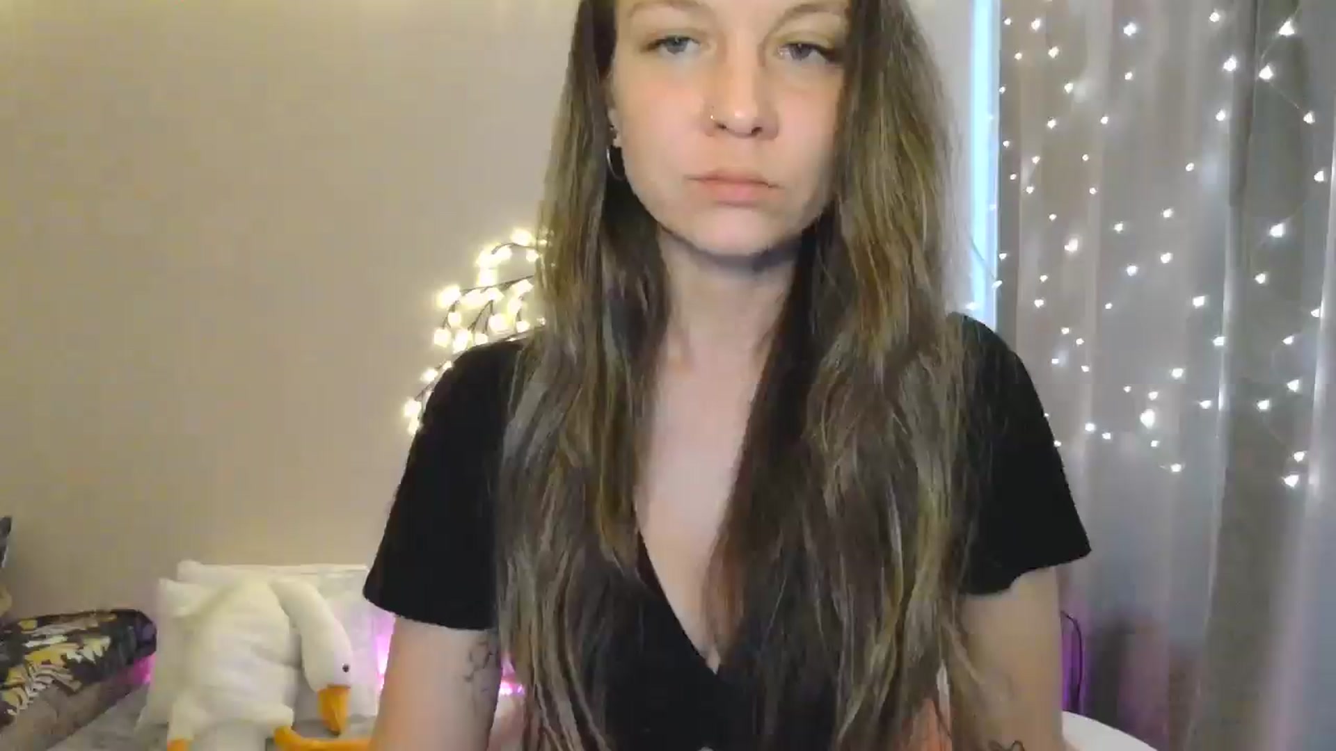 Gallery image thumbnail from Qi_ra's myfreecams stream on, 05/24/2025, 10:23 image 14 of 20