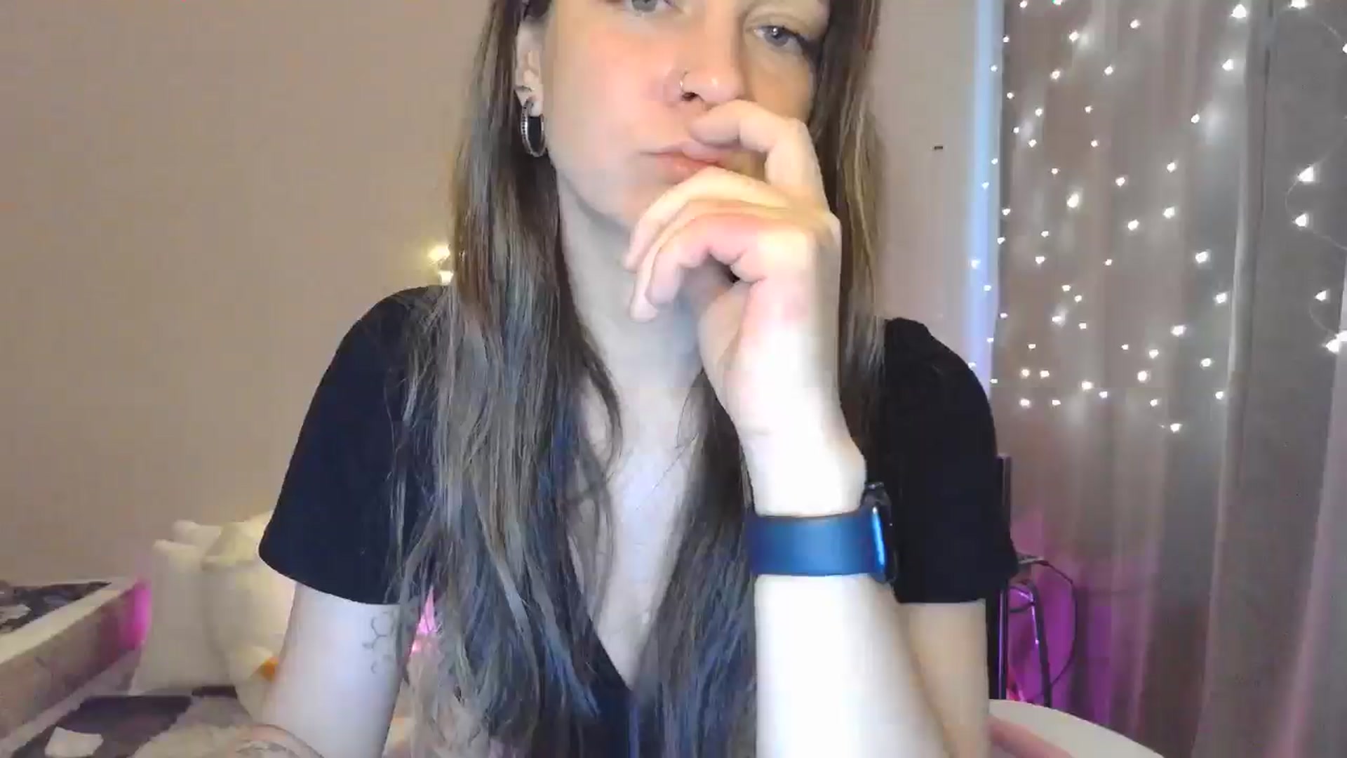 Gallery image thumbnail from Qi_ra's myfreecams stream on, 05/25/2025, 07:31 image 20 of 20