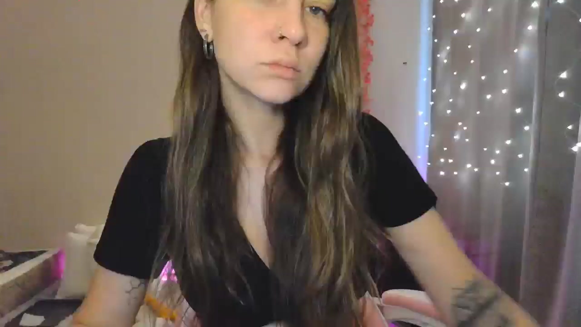 Gallery image thumbnail from Qi_ra's myfreecams stream on, 05/25/2025, 08:15 image 1 of 20
