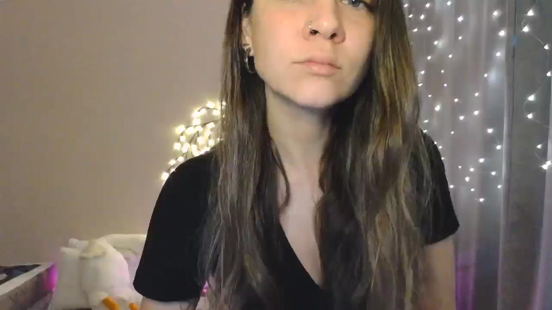 Gallery image thumbnail from Qi_ra's myfreecams stream on, 05/25/2025, 08:15 image 9 of 20