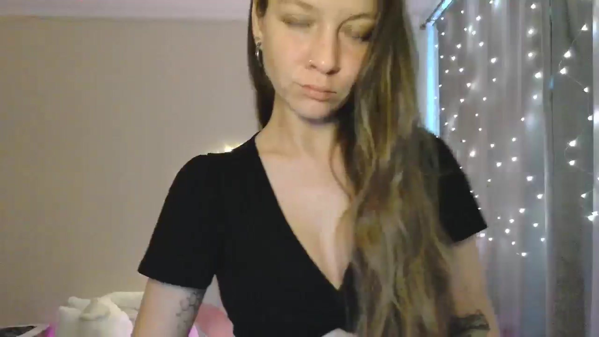 Gallery image thumbnail from Qi_ra's myfreecams stream on, 05/25/2025, 09:12 image 15 of 20