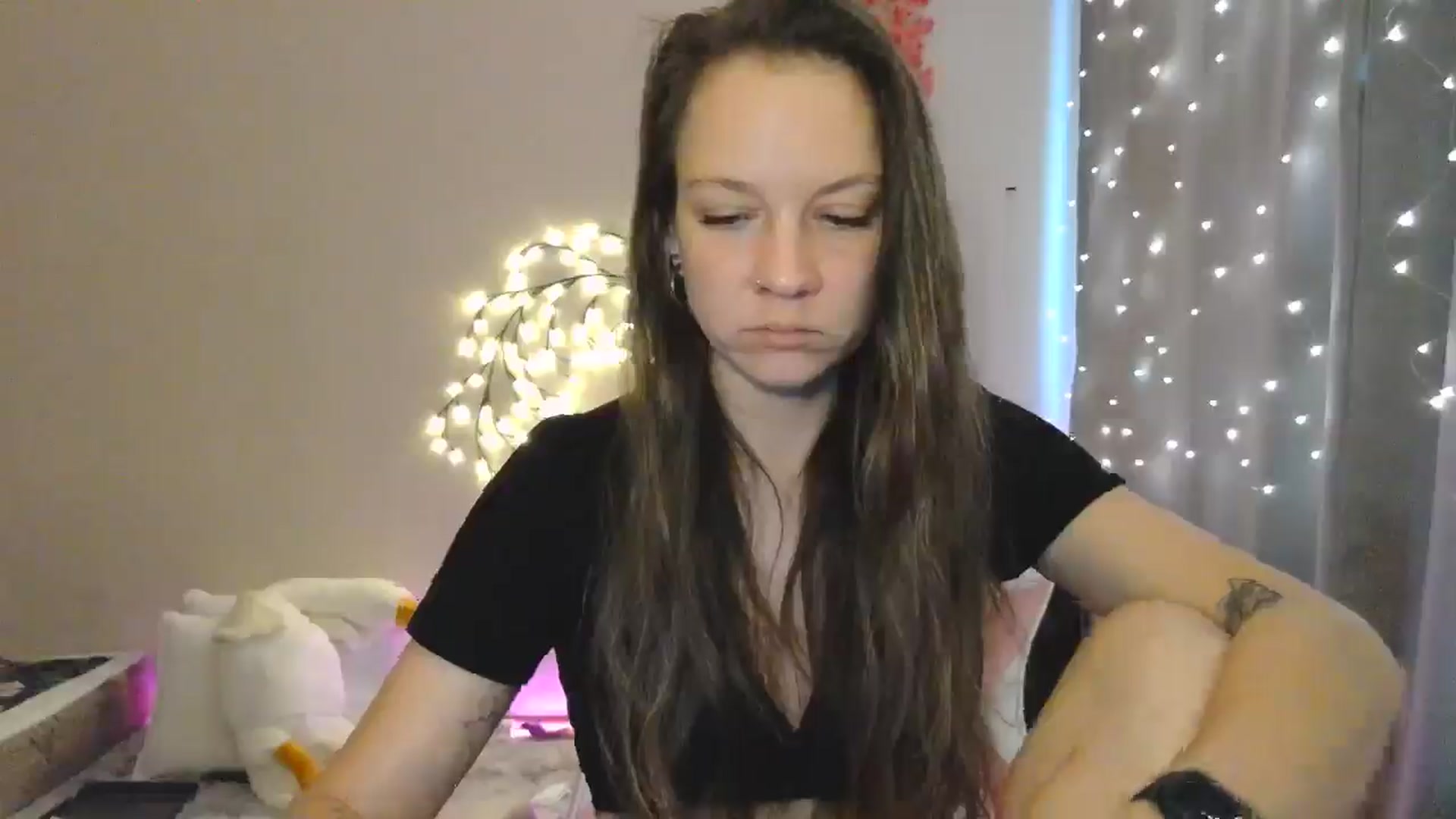 Gallery image thumbnail from Qi_ra's myfreecams stream on, 05/25/2025, 09:12 image 2 of 20