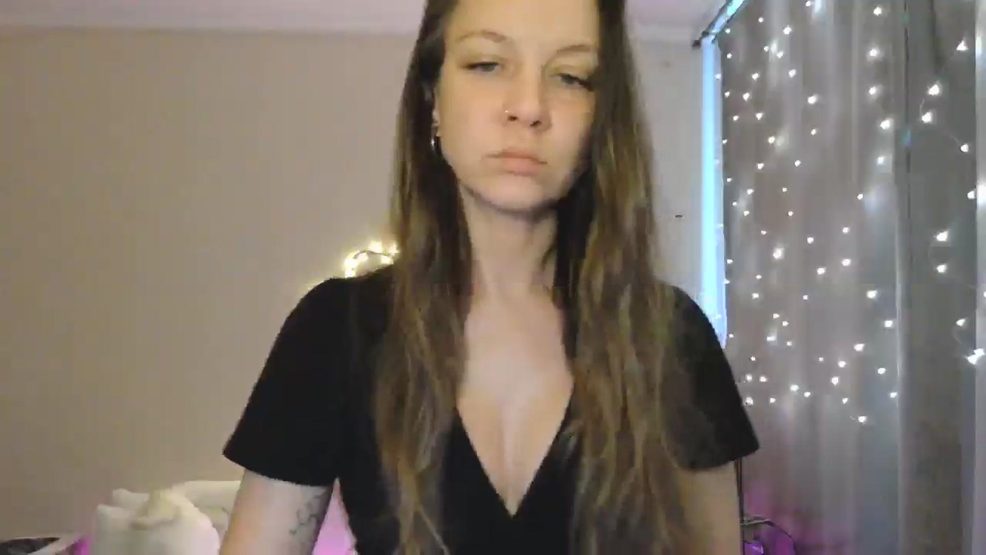 Gallery image thumbnail from Qi_ra's myfreecams stream on, 05/25/2025, 09:12 image 11 of 20