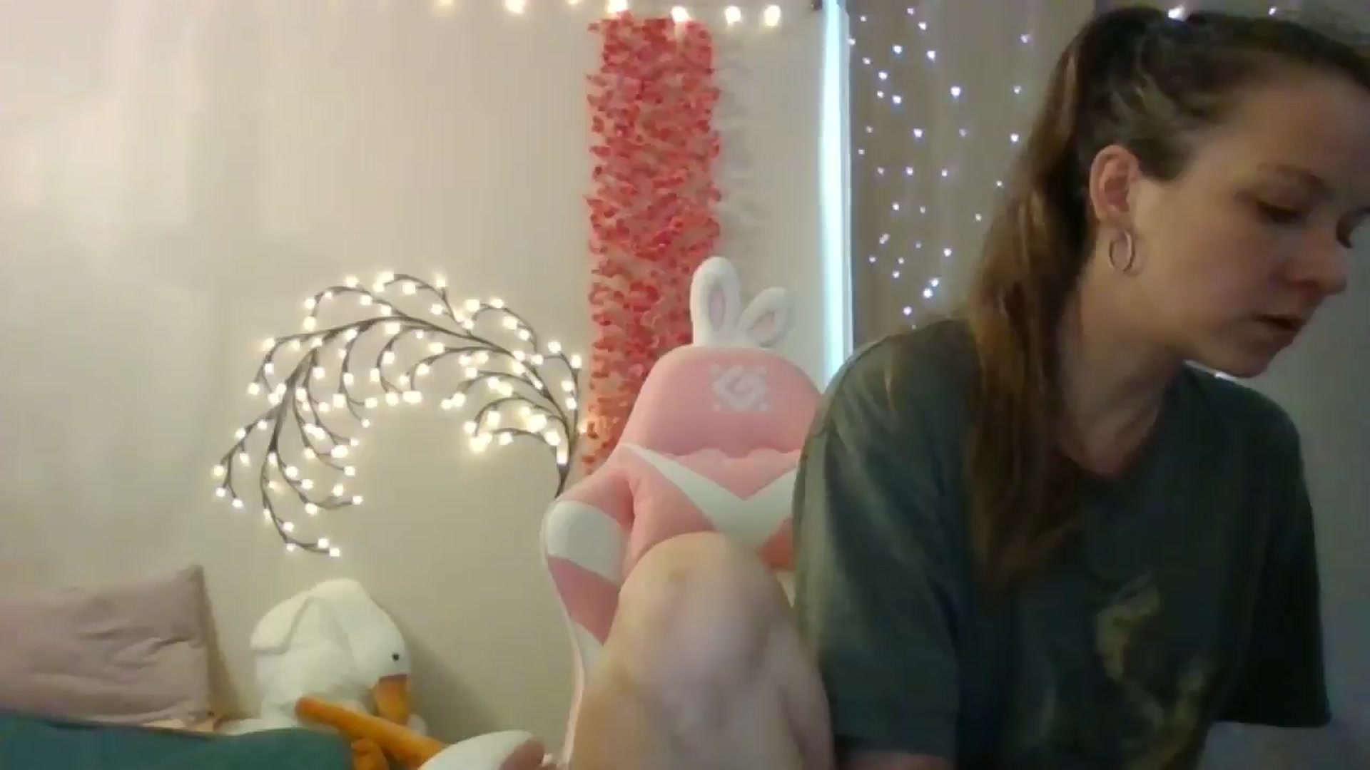 Gallery image thumbnail from Qi_ra's myfreecams stream on, 06/10/2025, 12:18 image 20 of 20