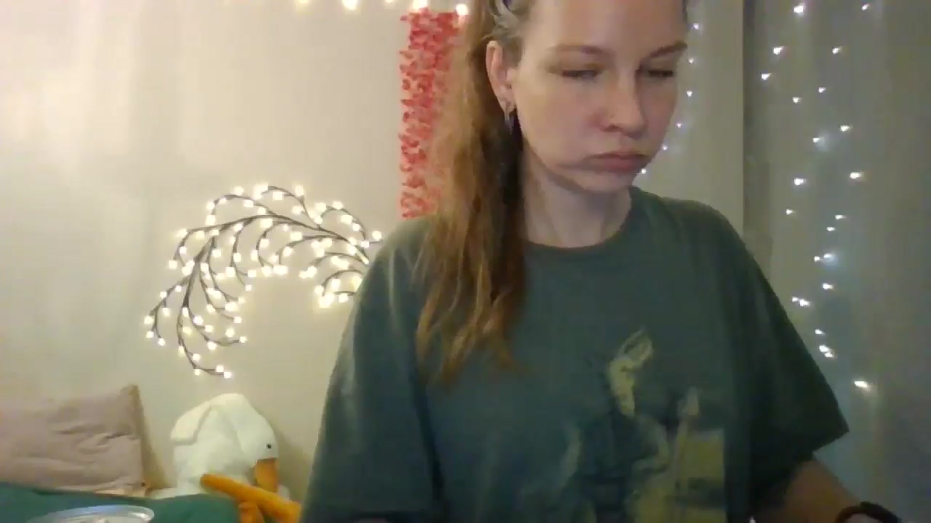 Gallery image thumbnail from Qi_ra's myfreecams stream on, 06/10/2025, 12:18 image 18 of 20