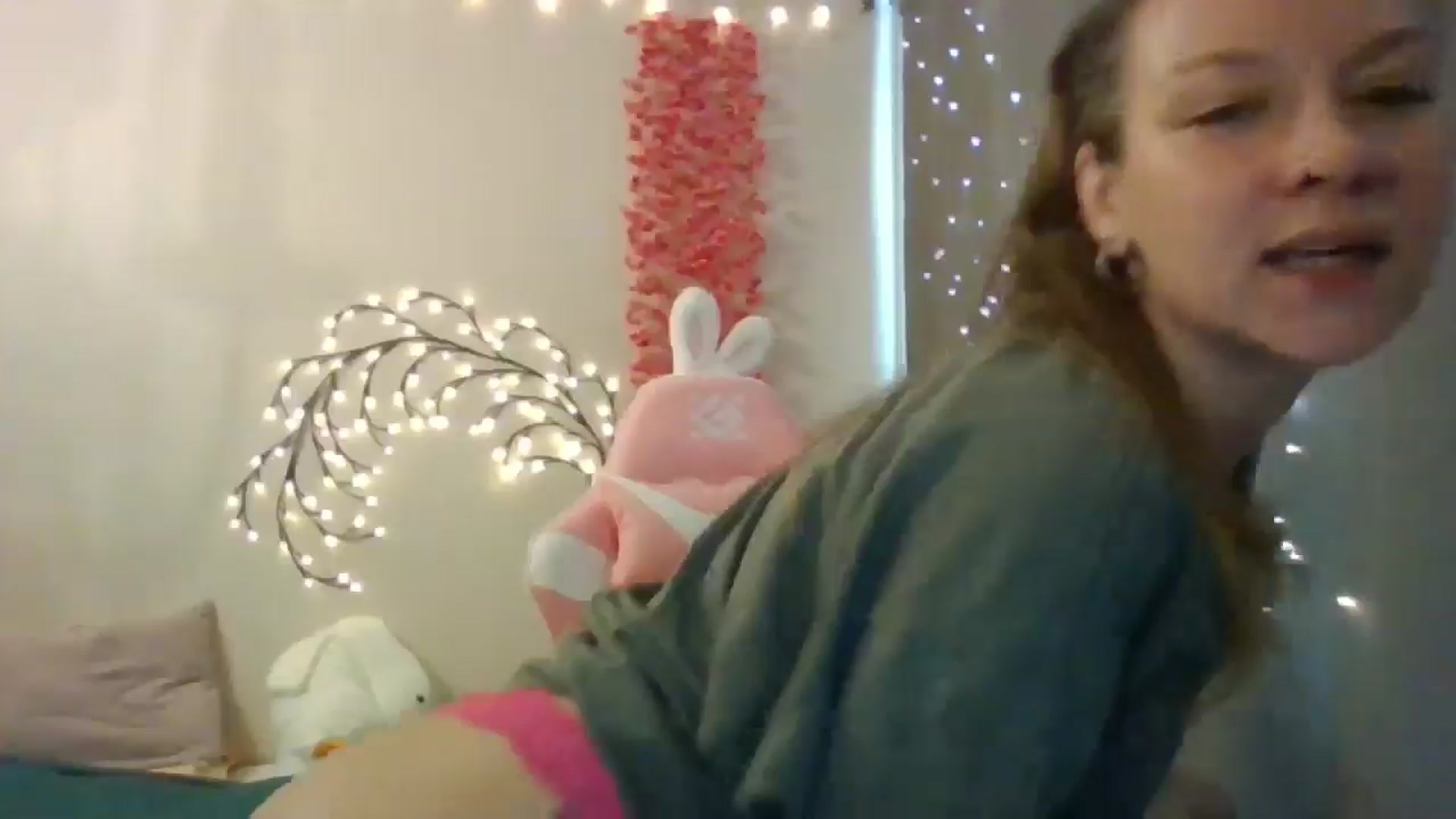 Gallery image thumbnail from Qi_ra's myfreecams stream on, 06/10/2025, 12:18 image 19 of 20