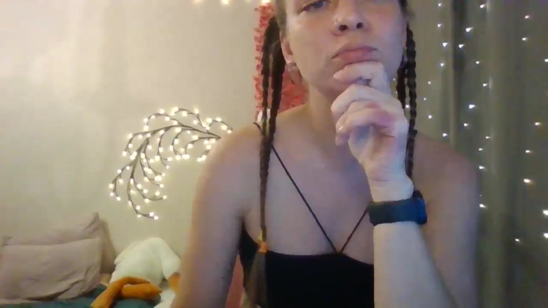 Gallery image thumbnail from Qi_ra's myfreecams stream on, 06/11/2025, 16:07 image 10 of 20