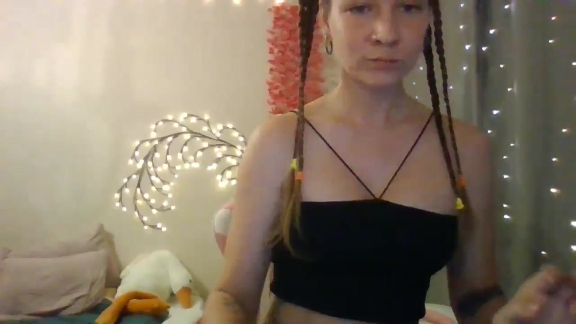 Gallery image thumbnail from Qi_ra's myfreecams stream on, 06/11/2025, 16:07 image 7 of 20