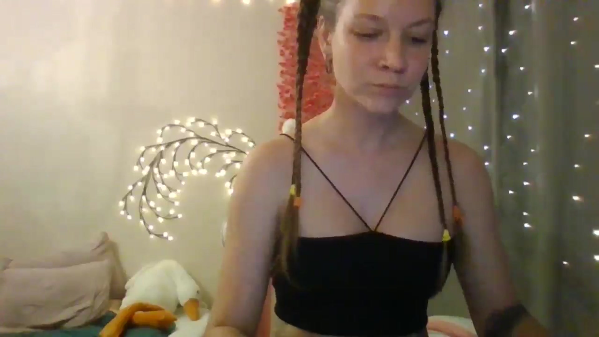 Gallery image thumbnail from Qi_ra's myfreecams stream on, 06/11/2025, 16:07 image 6 of 20