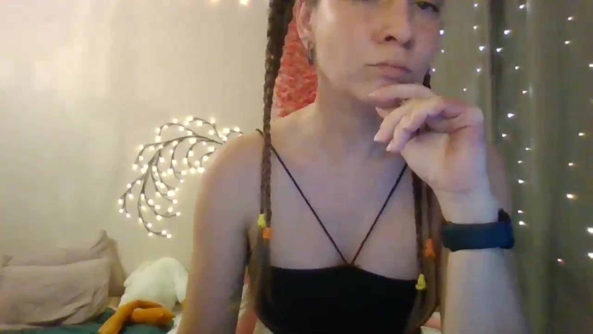 Gallery image thumbnail from Qi_ra's myfreecams stream on, 06/11/2025, 16:07 image 9 of 20