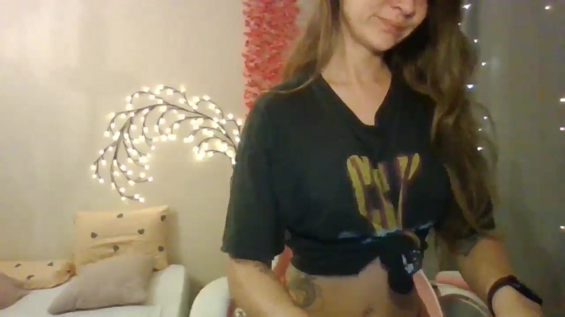 Gallery image thumbnail from Qi_ra's myfreecams stream on, 06/14/2025, 08:41 image 19 of 20