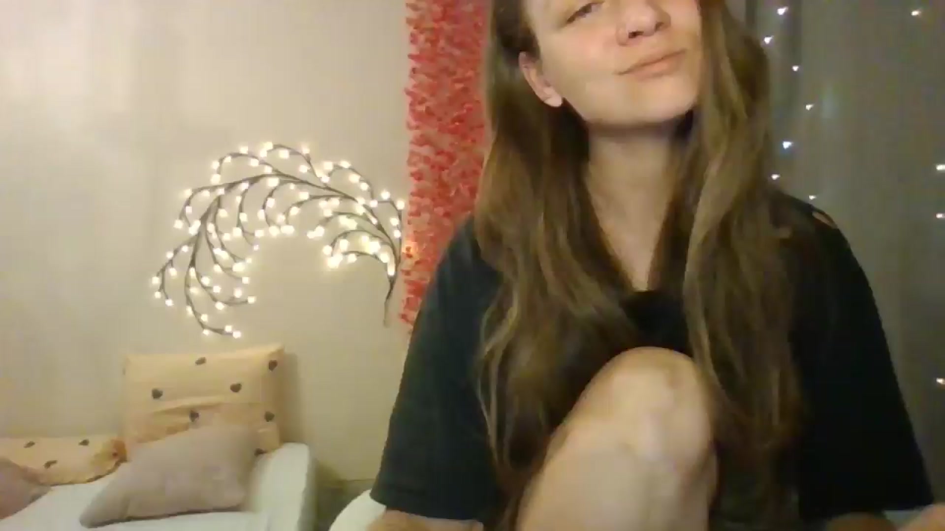 Gallery image thumbnail from Qi_ra's myfreecams stream on, 06/14/2025, 08:41 image 6 of 20