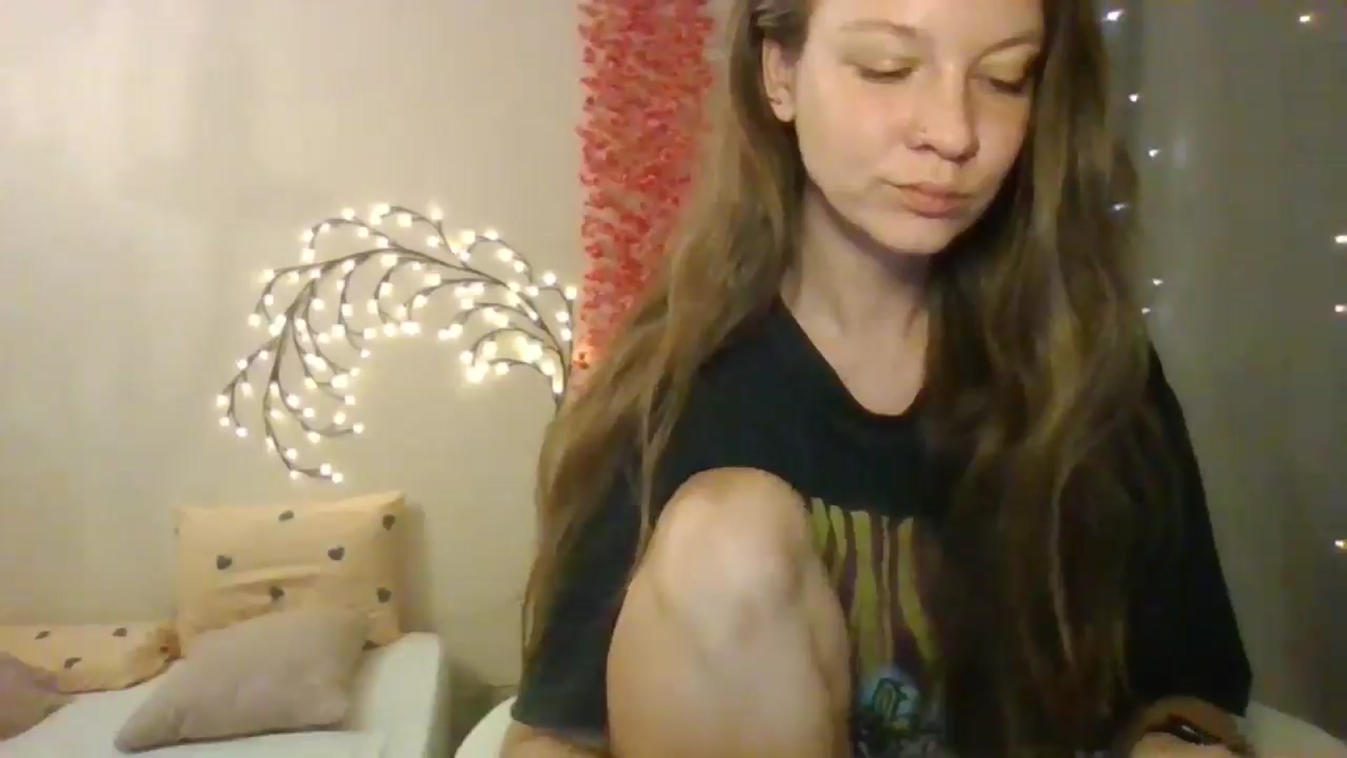 Gallery image thumbnail from Qi_ra's myfreecams stream on, 06/14/2025, 08:41 image 14 of 20