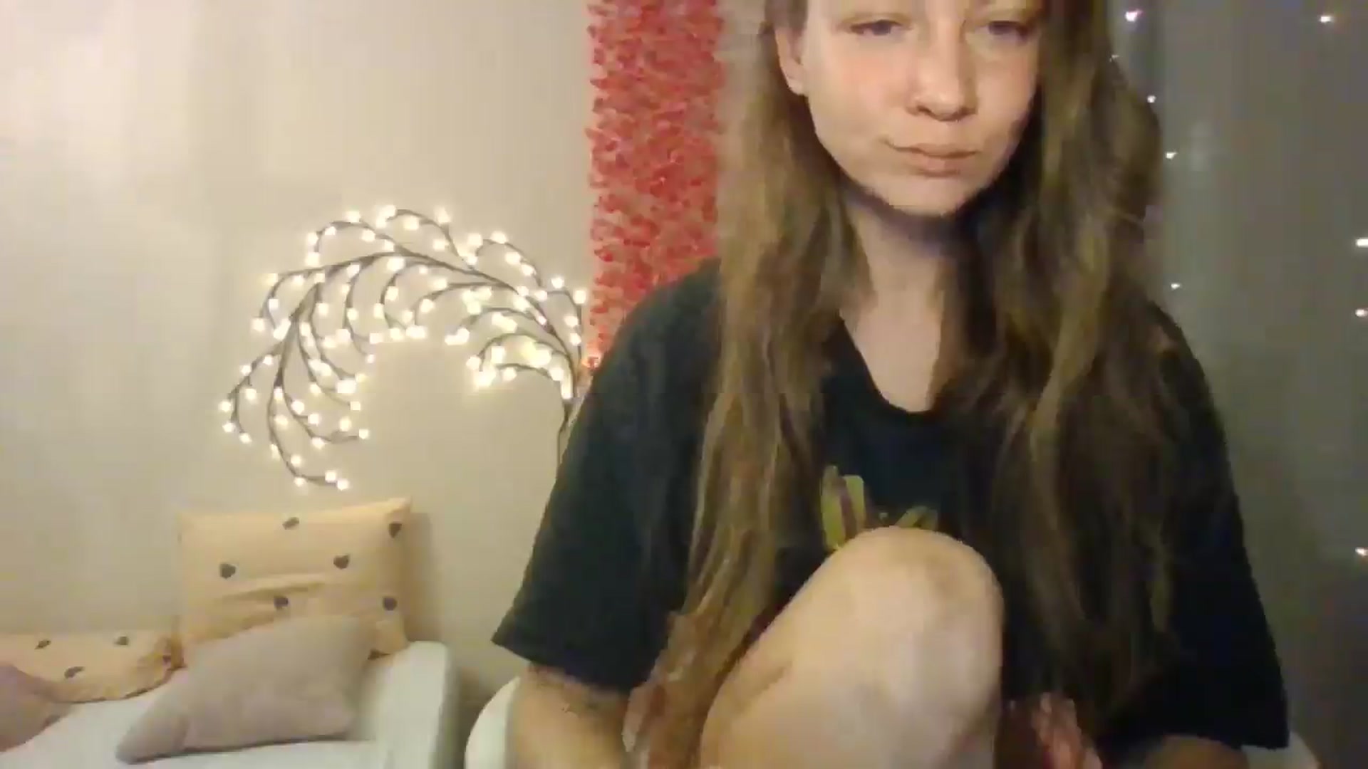 Gallery image thumbnail from Qi_ra's myfreecams stream on, 06/14/2025, 08:41 image 16 of 20