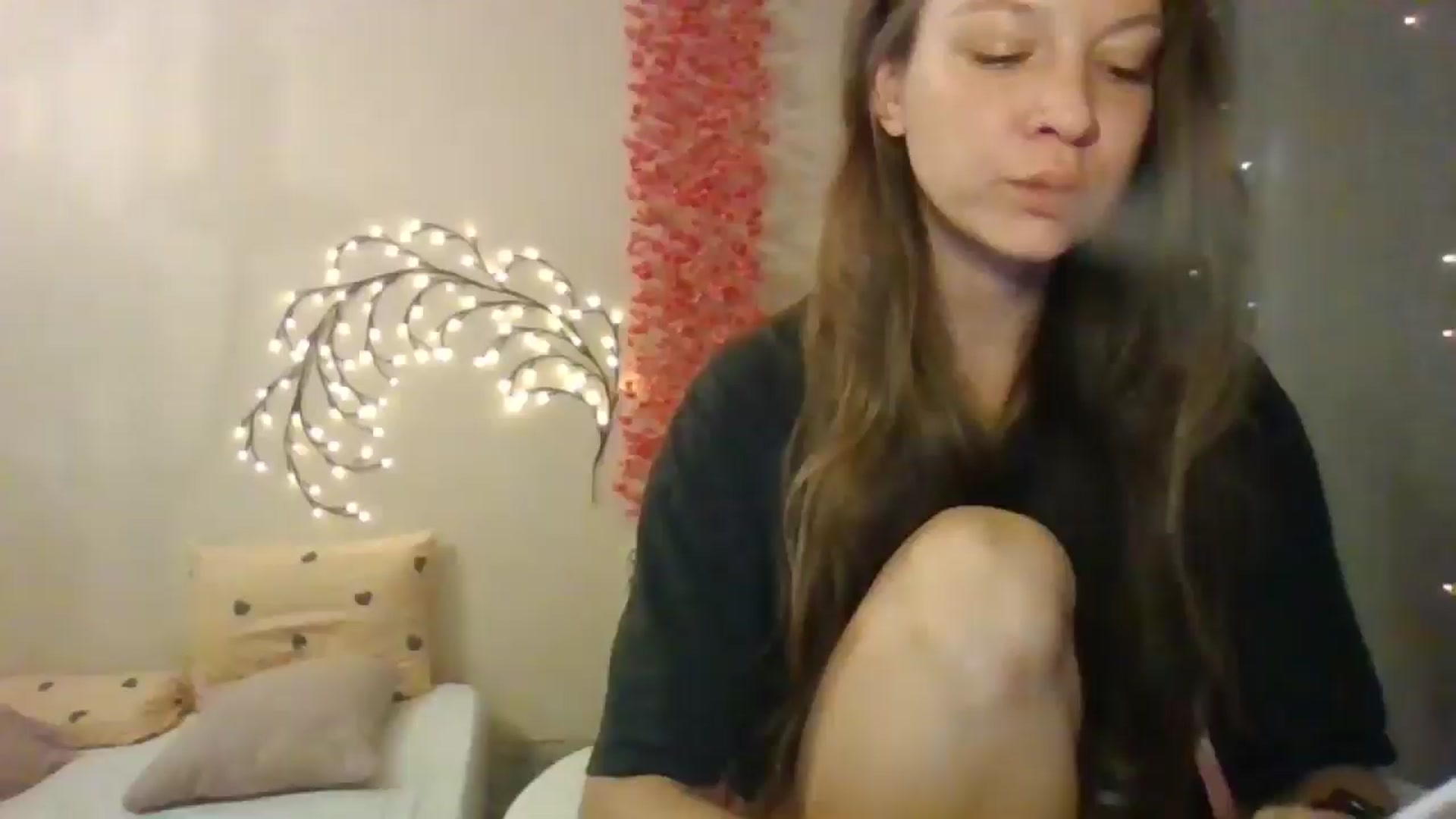 Gallery image thumbnail from Qi_ra's myfreecams stream on, 06/14/2025, 08:41 image 4 of 20