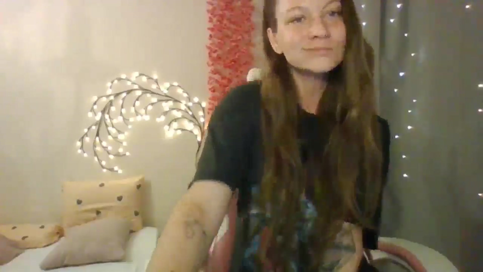 Gallery image thumbnail from Qi_ra's myfreecams stream on, 06/14/2025, 09:10 image 15 of 20