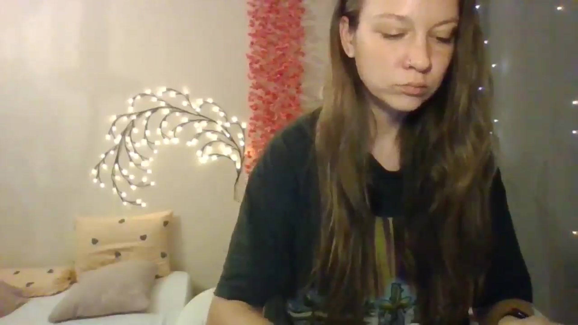 Gallery image thumbnail from Qi_ra's myfreecams stream on, 06/14/2025, 09:10 image 3 of 20