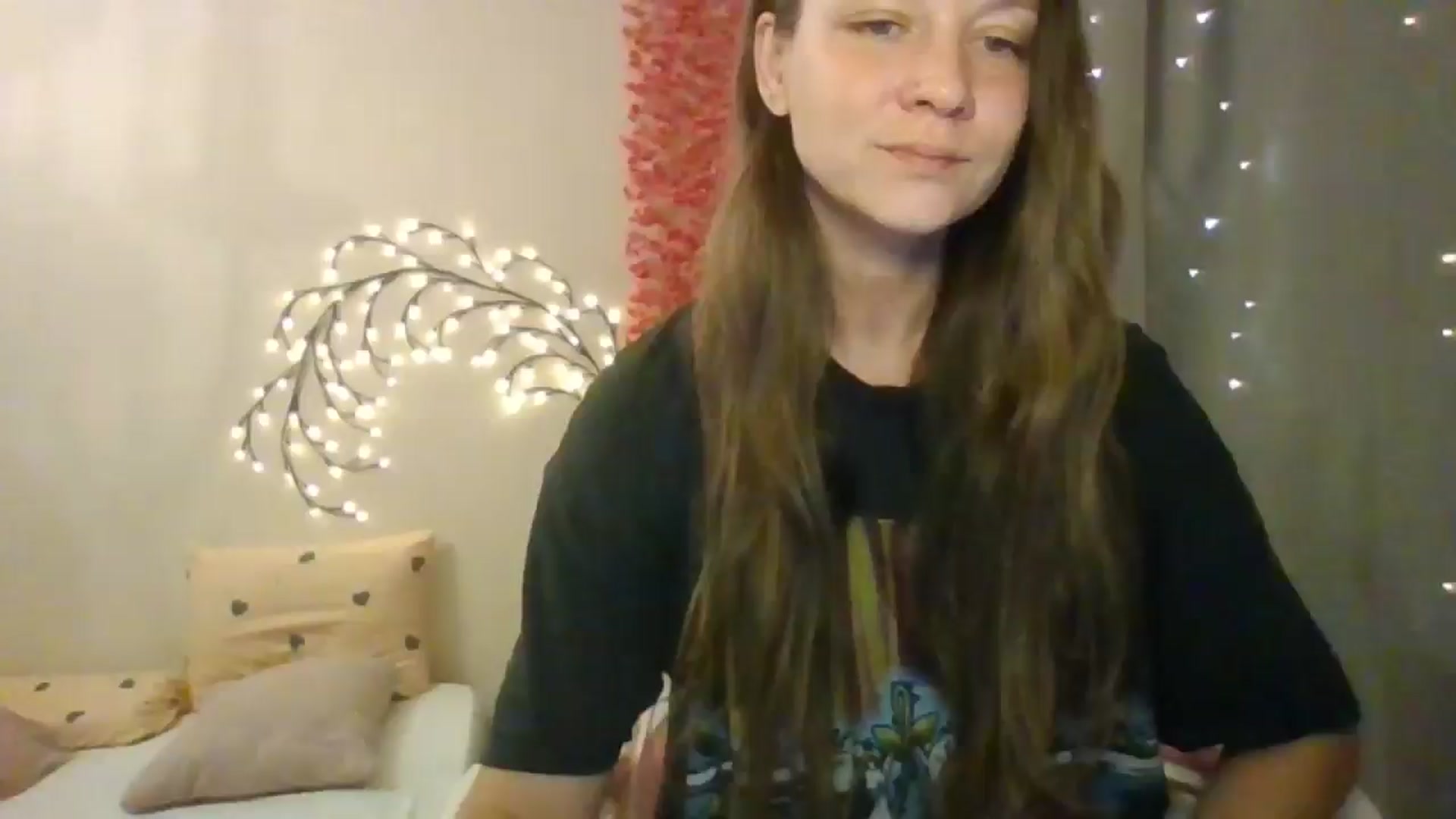 Gallery image thumbnail from Qi_ra's myfreecams stream on, 06/14/2025, 09:10 image 16 of 20