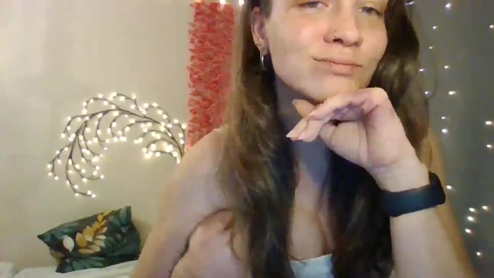 Gallery image thumbnail from Qi_ra's myfreecams stream on, 07/01/2025, 07:51 image 9 of 20