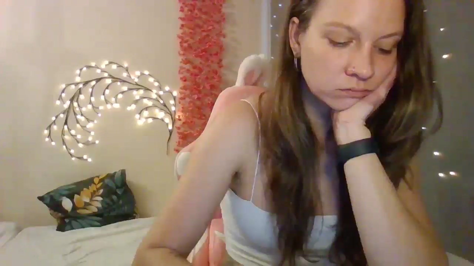 Gallery image thumbnail from Qi_ra's myfreecams stream on, 07/01/2025, 09:35 image 18 of 20
