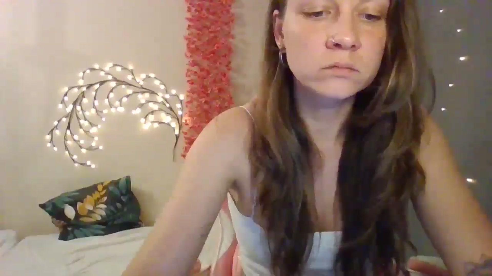 Gallery image thumbnail from Qi_ra's myfreecams stream on, 07/01/2025, 09:35 image 15 of 20