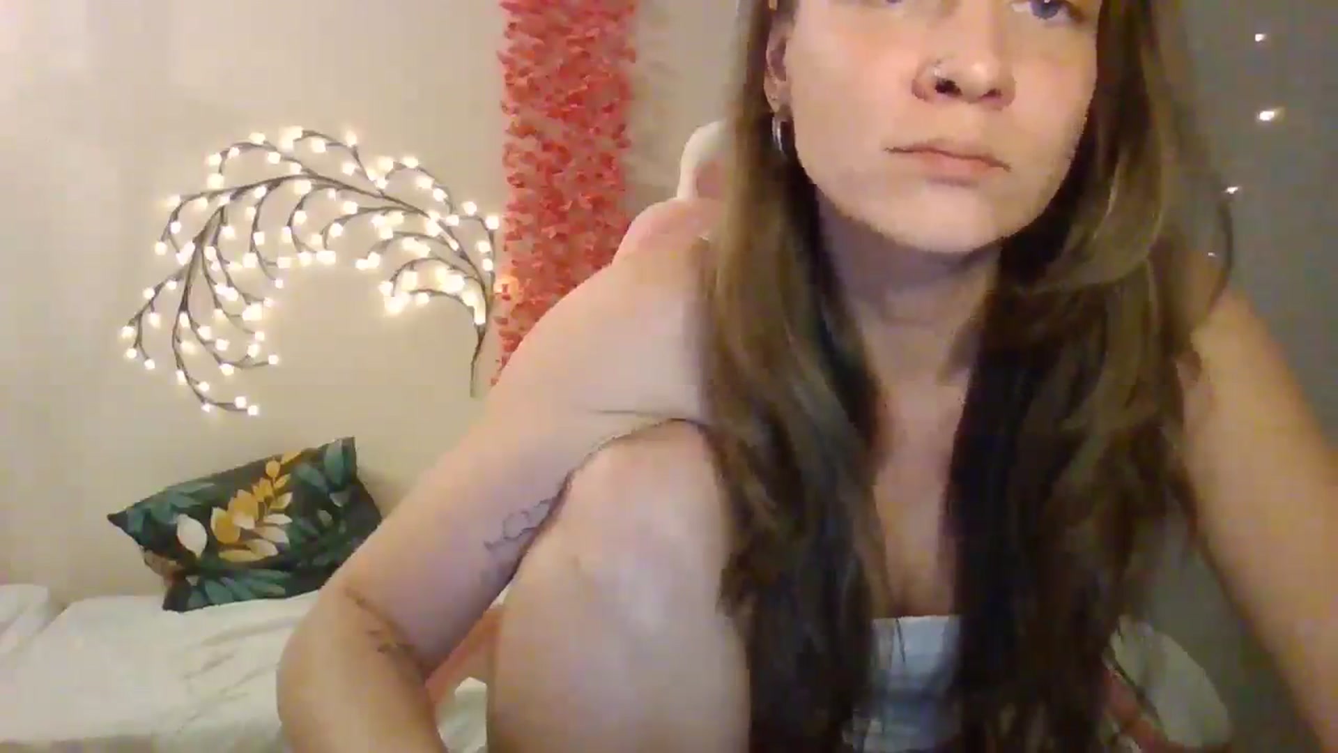 Gallery image thumbnail from Qi_ra's myfreecams stream on, 07/01/2025, 09:35 image 10 of 20