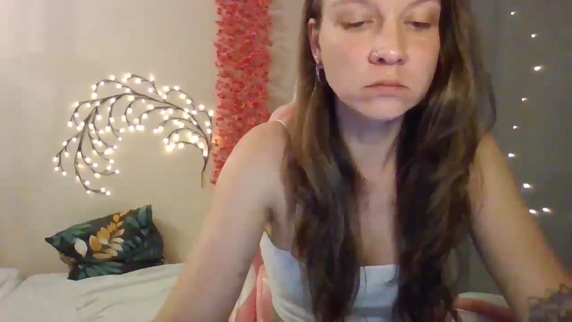 Gallery image thumbnail from Qi_ra's myfreecams stream on, 07/01/2025, 09:35 image 17 of 20