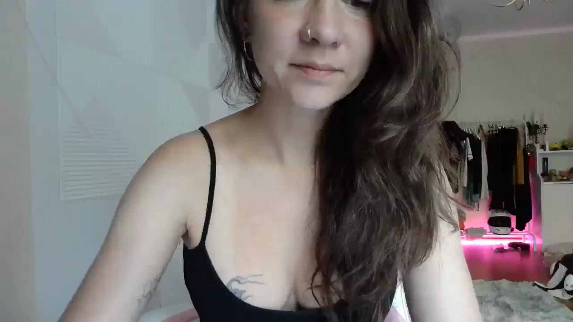Gallery image thumbnail from Qi_ra's myfreecams stream on, 07/30/2025, 07:48 image 17 of 20