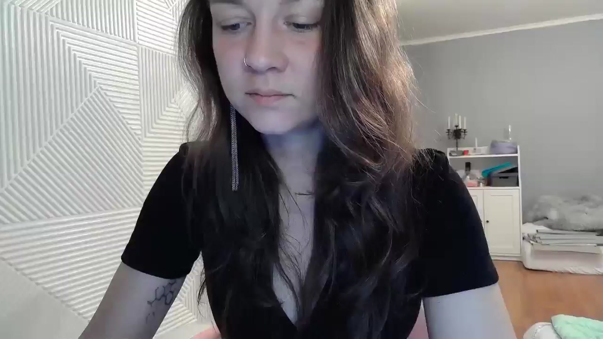 Gallery image thumbnail from Qi_ra's myfreecams stream on, 08/21/2025, 07:01 image 6 of 20