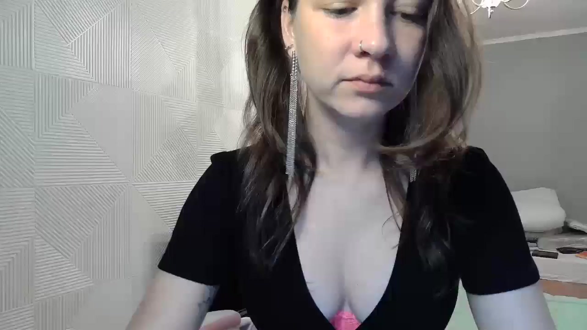 Gallery image thumbnail from Qi_ra's myfreecams stream on, 08/23/2025, 05:56 image 9 of 20